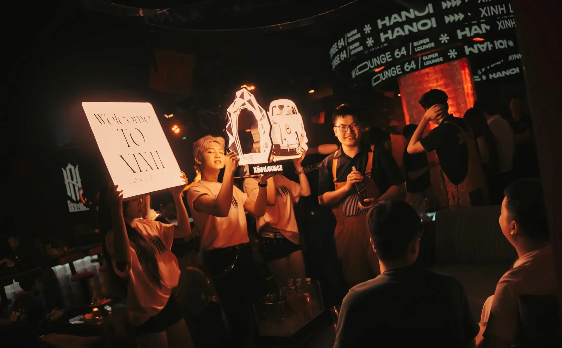 Một đêm tại Xính Lounge