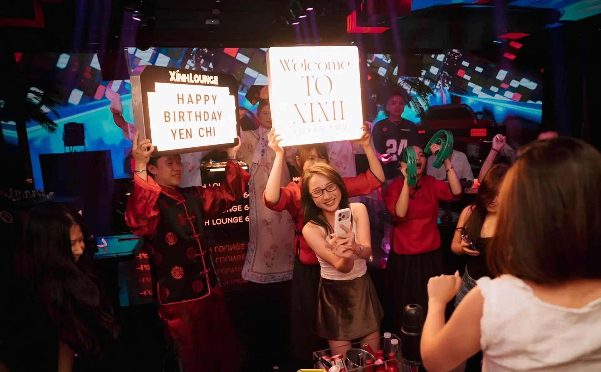 Một đêm tại Xính Lounge